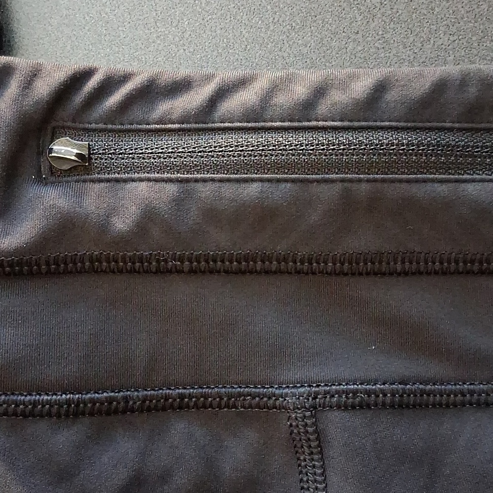 Lululemon Inspire Crop Black 6 Leggings Pattern Yoga Athleisure - Picture 9 of 10